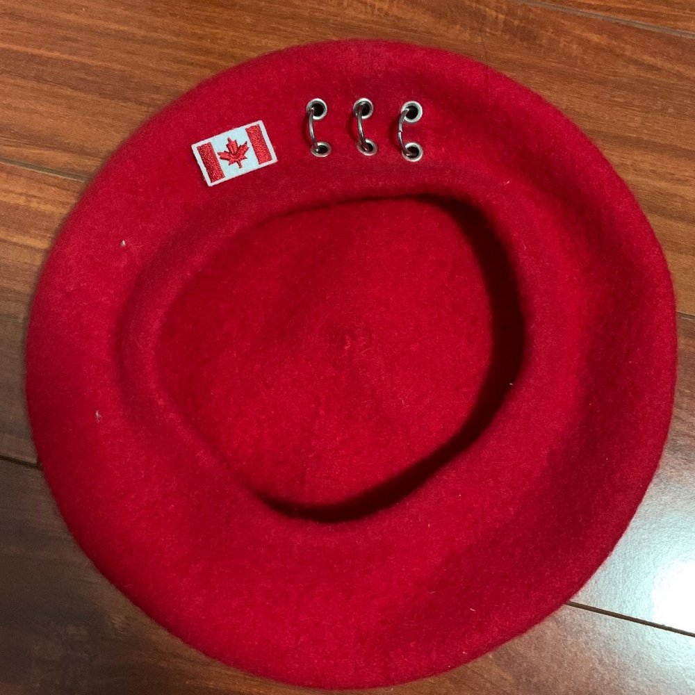 F21 Red wool beret